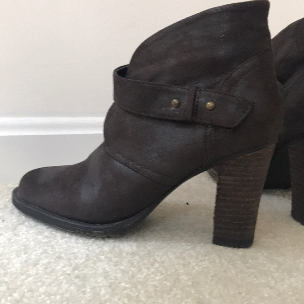Crown Vintage mockingbird bootie- New